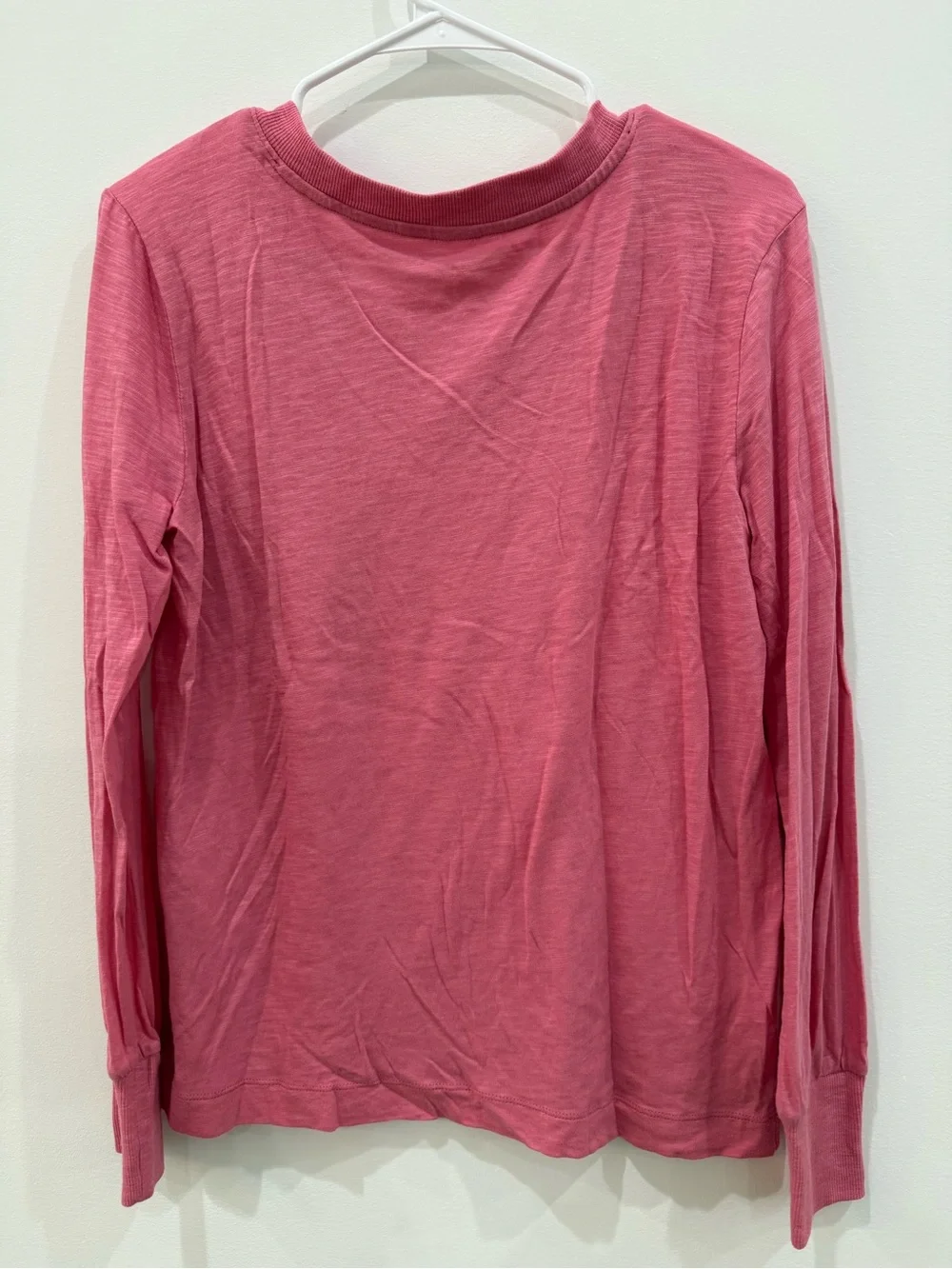 Lou & Grey Long-Sleeve V-Neck Tee in Rose